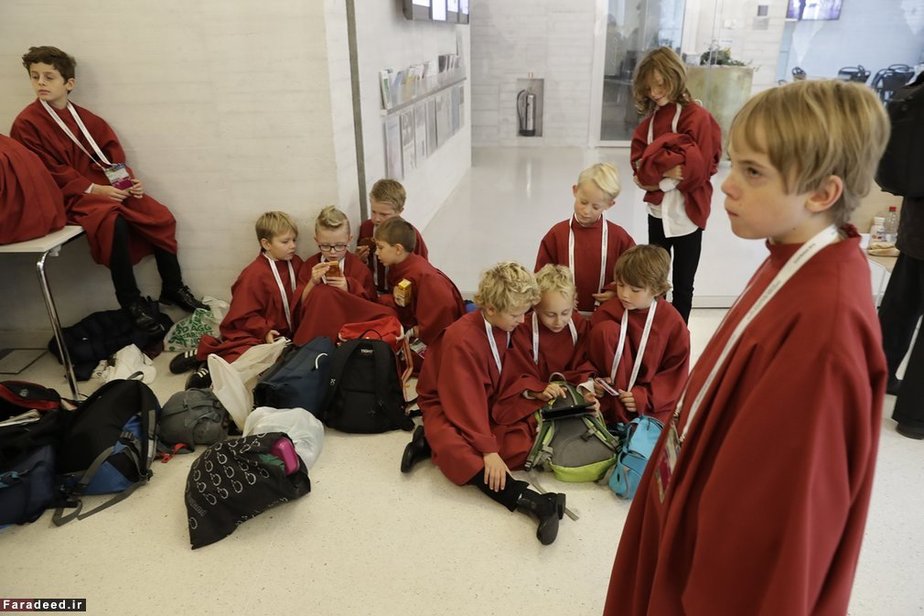 انتظار ورود پاپ به کلیسا در سوئد