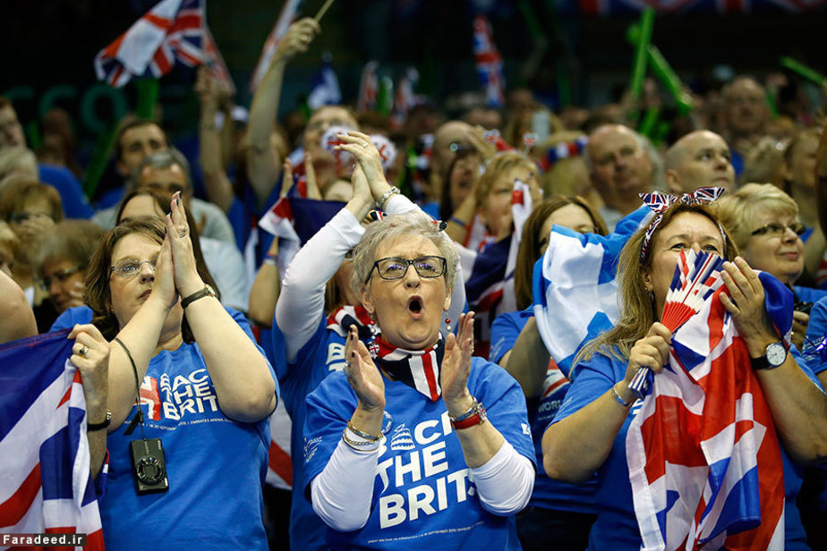 طرفداران تیم انگلیس در مسابقه تنیس جام دیویس بین بریتانیا و آرژانتین؛ گلاسکو