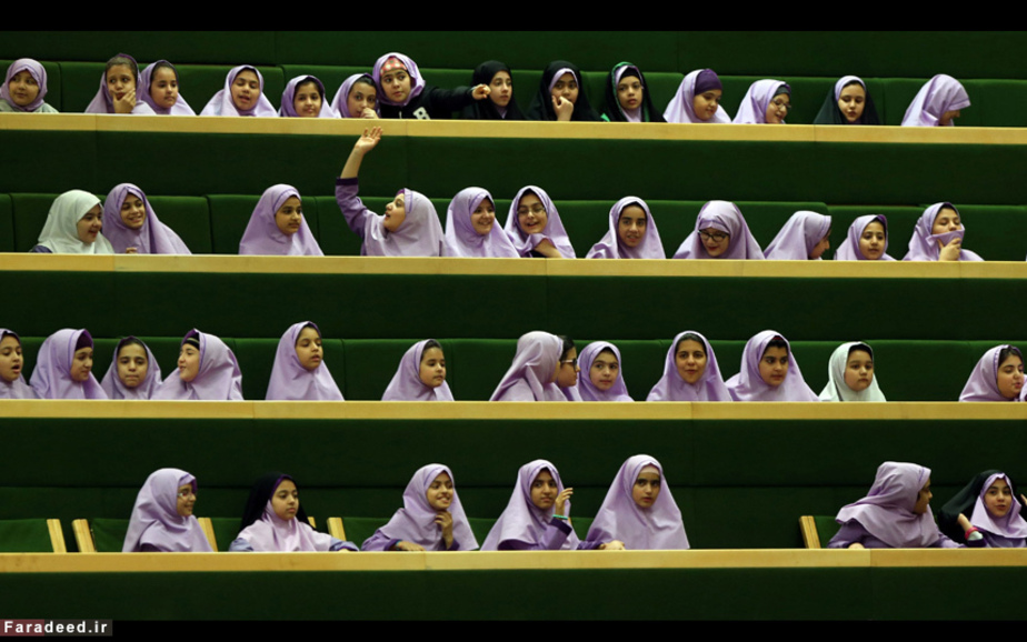 دختران دانش‌آموز در مجلس؛ تهران