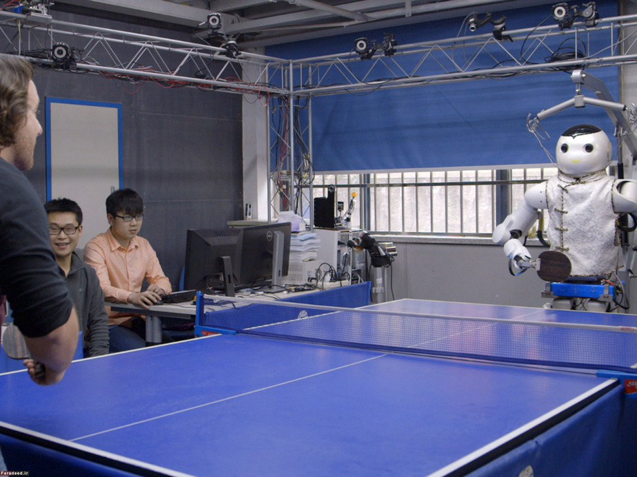 مسابقه با ربات در دانشگاه ژجیانگ، چین