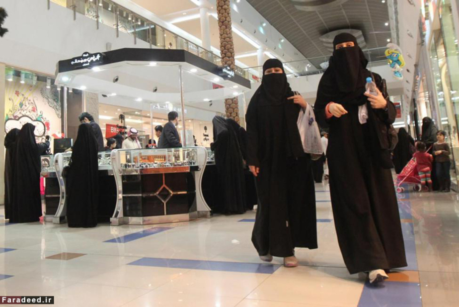 زنان عرب در مرکز تجاری بزرگ