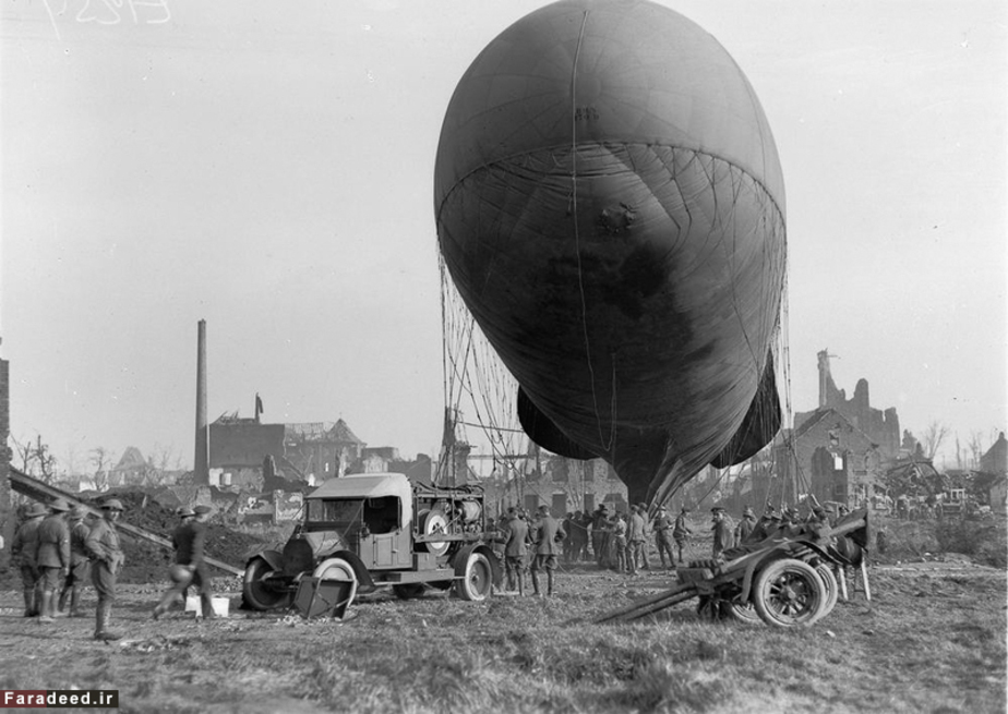 به هوافرستادن یک بالون شناسایی در جبهه بلژیک . سال 1917