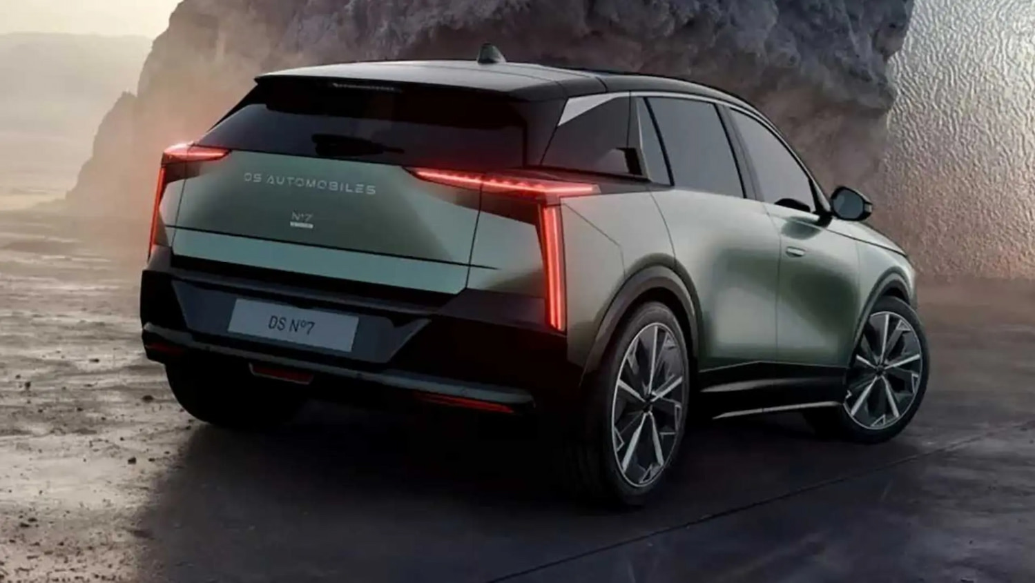 DS-N°7-SUV-1