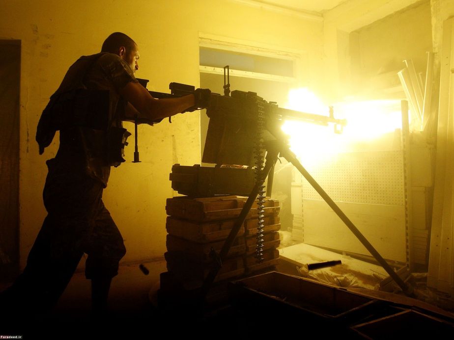 آتش مسلسل سرباز اوکراینی در دونتسک