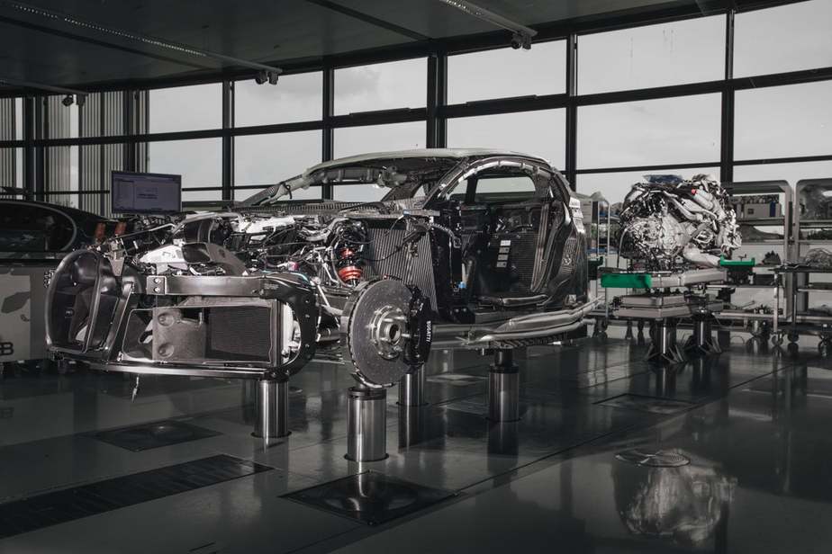 فرآیند پیوستن بخش مونوکوک جلو و پیشرانه به نام 