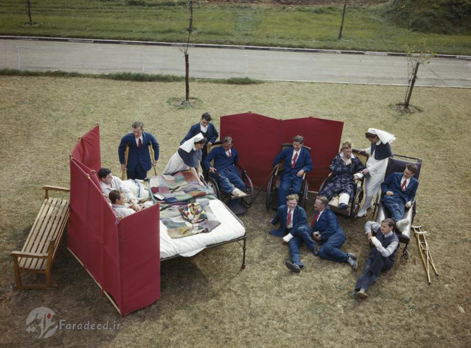 پرستاران و مجروحان در درمانگاه نظامی