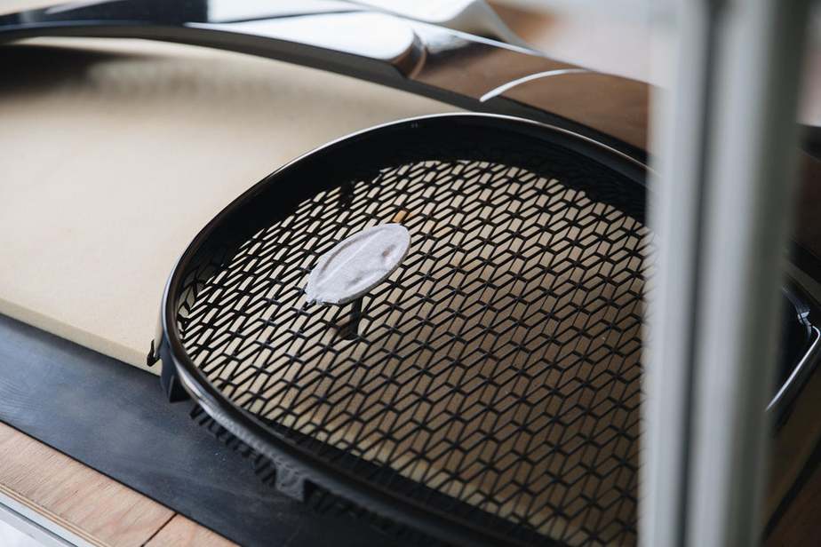 جلوپنجره شیرون آماده اتصال به خودرو است 