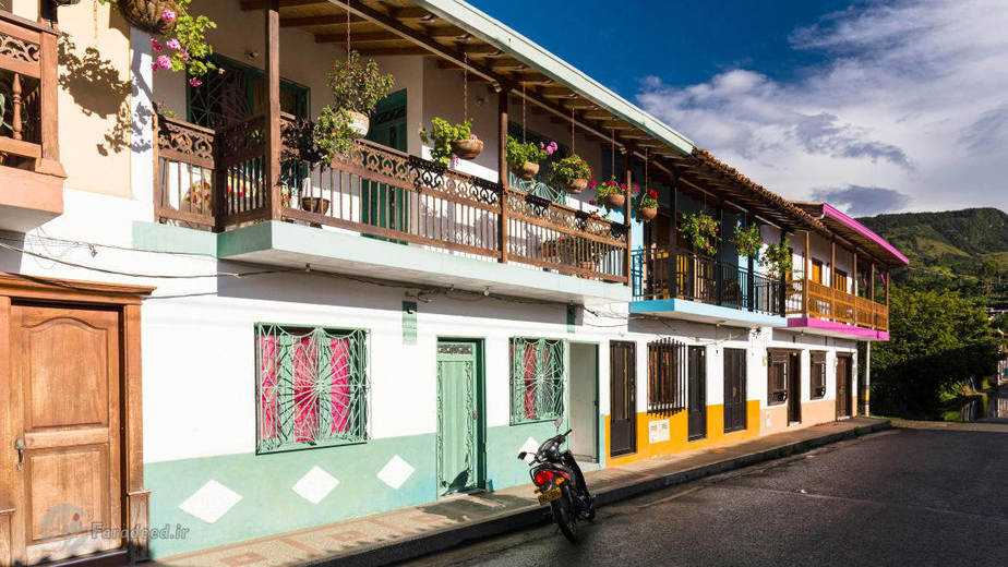 معتادان کافئین باید در این مرکز تولید قهوه توقف کنند.