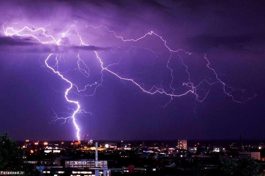 رعد و برق در آسمان؛ مونیخ، آلمان