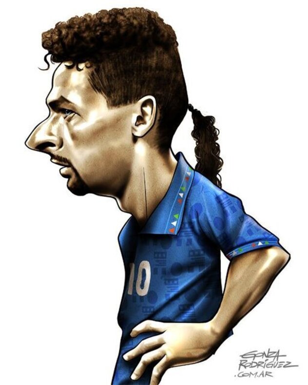 روبرتو باجو/ بازیکن سابق تیم ملی ایتالیا. باجو در سال ۱۹۹۳ به عنوان مرد سال فوتبال اروپا انتخاب شد و جایزهٔ توپ طلای اروپا را کسب کرد. ظرافت بازی و تکنیک‌های نرم باجو هر فوتبال دوستی را به تحسین او وامی‌داشت. از دست دادن پنالتی سرنوشت ساز مقابل تیم ملی برزیل در فینال جام جهانی و شکست این تیم، همواره از لحظه های تلخ این بازیکن مطرح است 