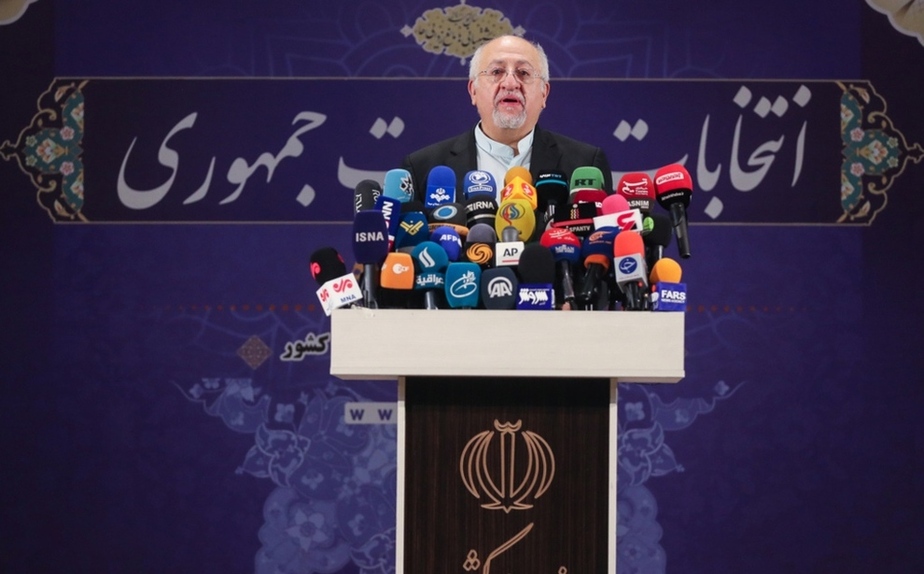 محمد جواد حق شناس در آخرین روز ثبت نام انتخابات سیزدهمین دوره ریاست جمهوری. عکس: آنا، عمید فراهی