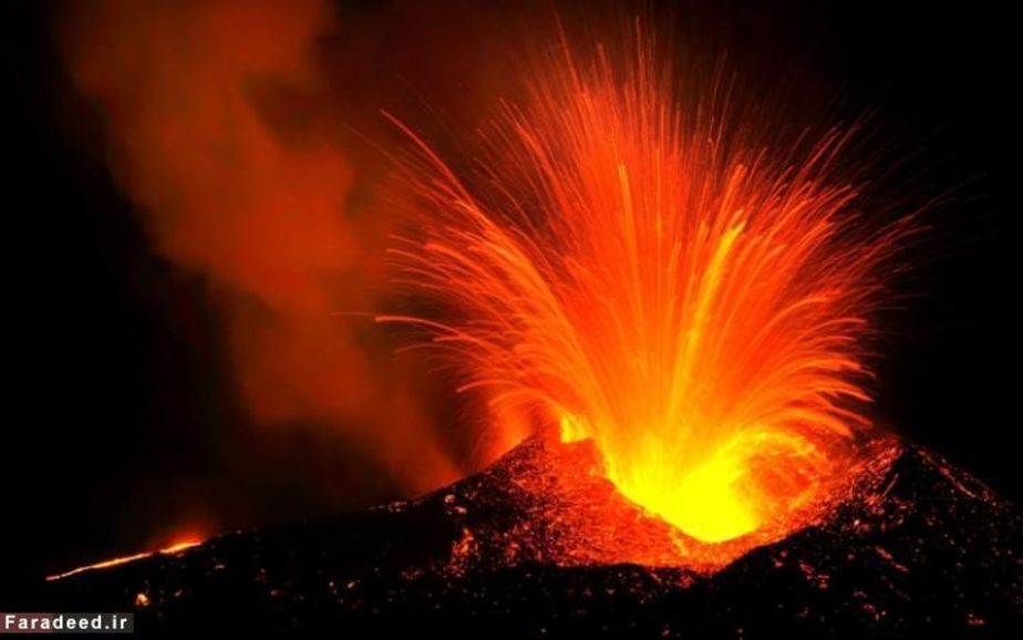 فوران گدازه‌های آتشفشان در جزیره ایسلند
