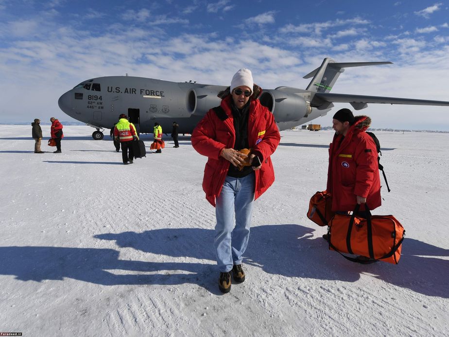 جان کری پیش از ترک قطب جنوب