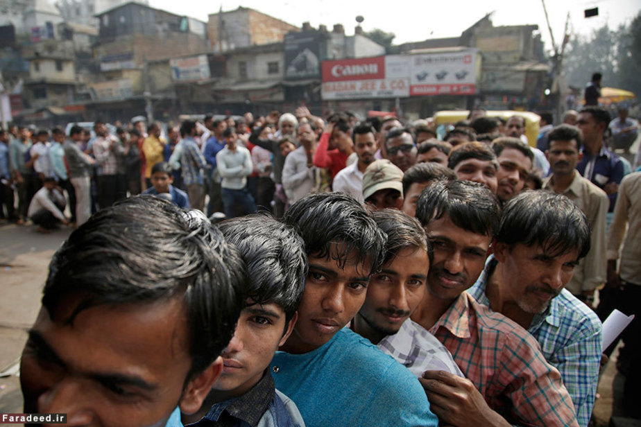 صف طولانی بانک‌ها در هند برای تبادل اسکناس