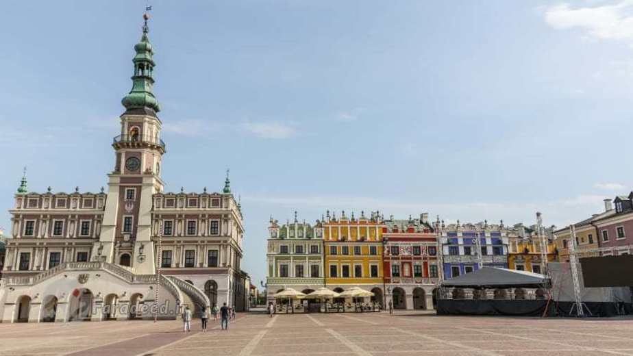 بازار و نمایشگاه شهر رنسانس زاموس در جنوب لهستان متعلق به قرن ۱۷