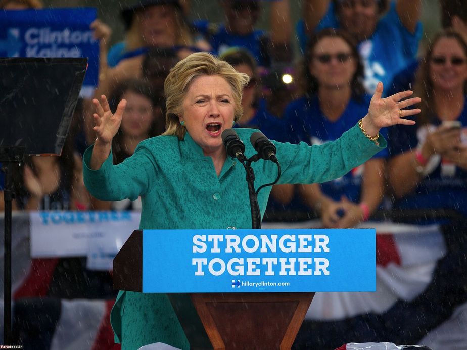 سخنرانی هیلاری زیر باران در فلوریدا