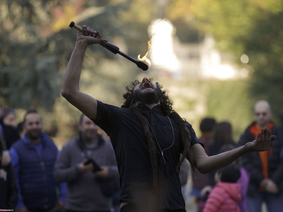 نمایش خیابانی در میلان