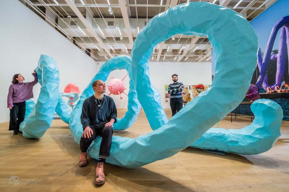 گالری تیت مدرن Tate Modern در لندن آثار فرانز وست (1947-2012) را به نمایش گذاشته است. 