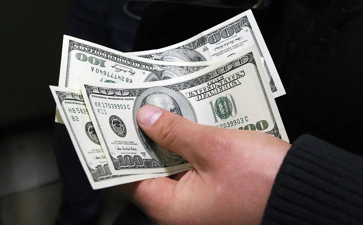 قیمت دلار امروز دوشنبه 7 اردیبهشت 1405